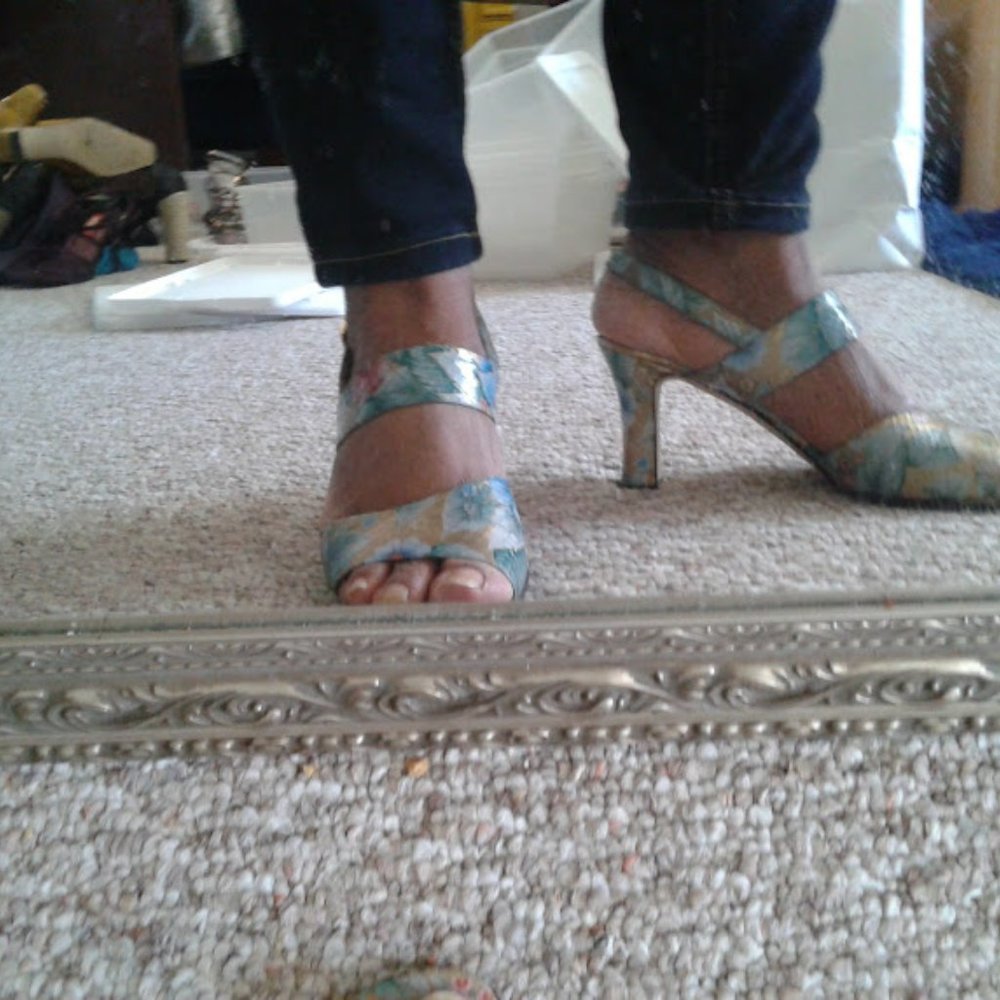 Blue Velvet Pumps - Picture 10 of 16